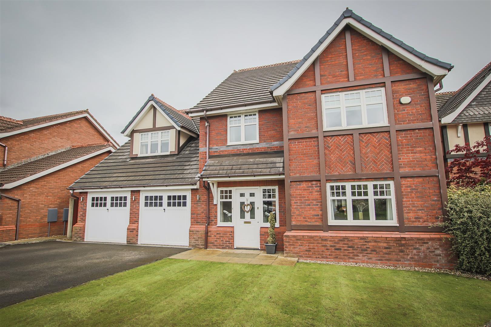 5 Bed Detached House For Sale - Main Image